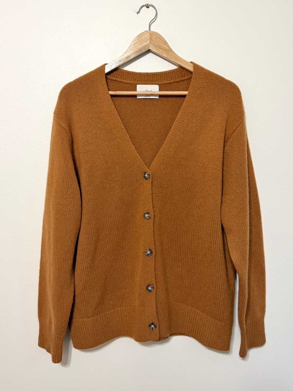 Aritzia Wilfred Cashmere V-Neck Cardigan Size Medium Ribbed Tan Brown Luxury - Picture 2 of 10